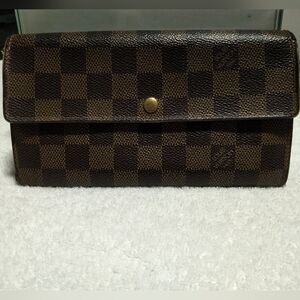 Authentic Louis Vuitton Damier Wallet